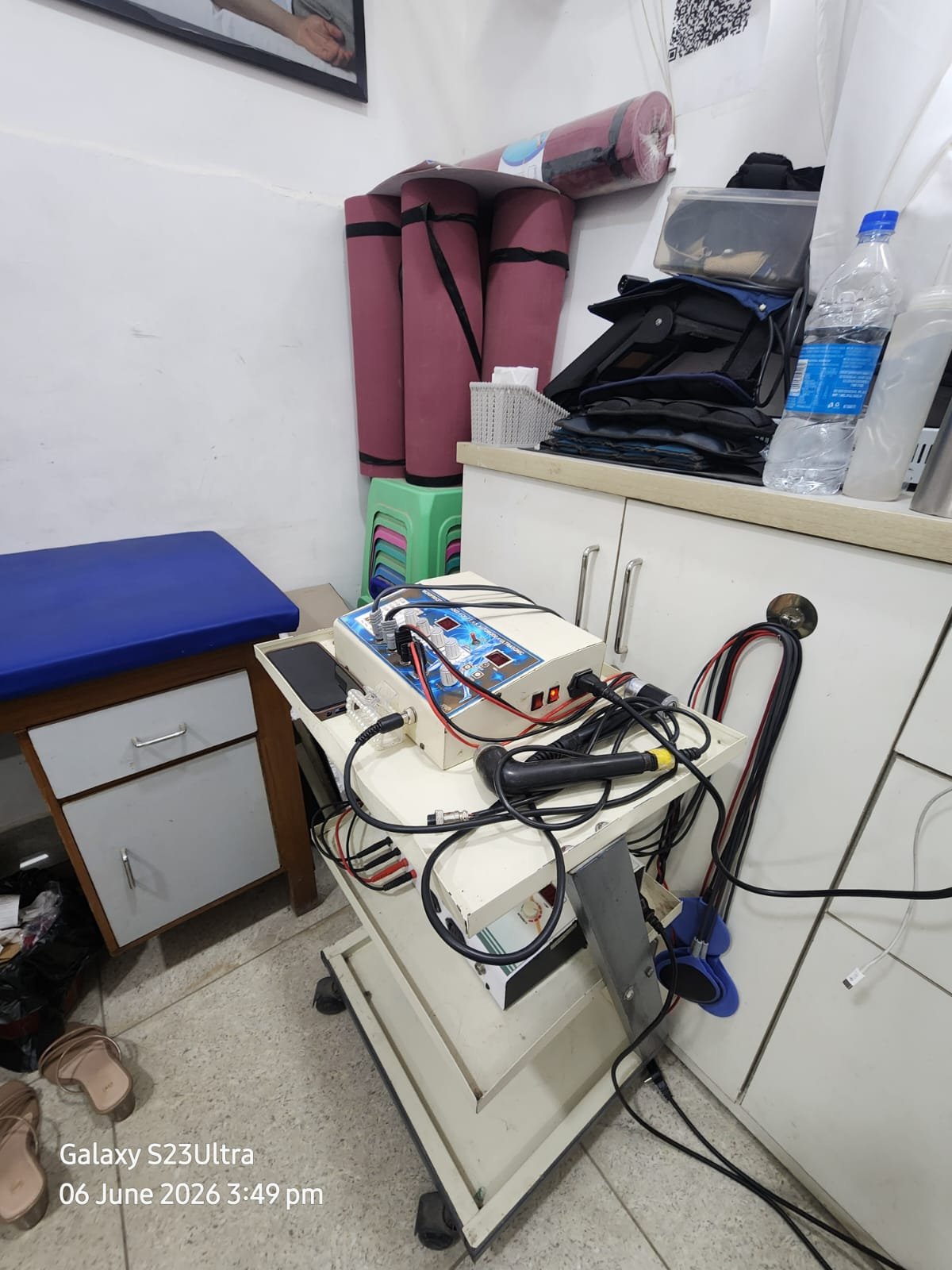 Portable electrotherapy trolley unit