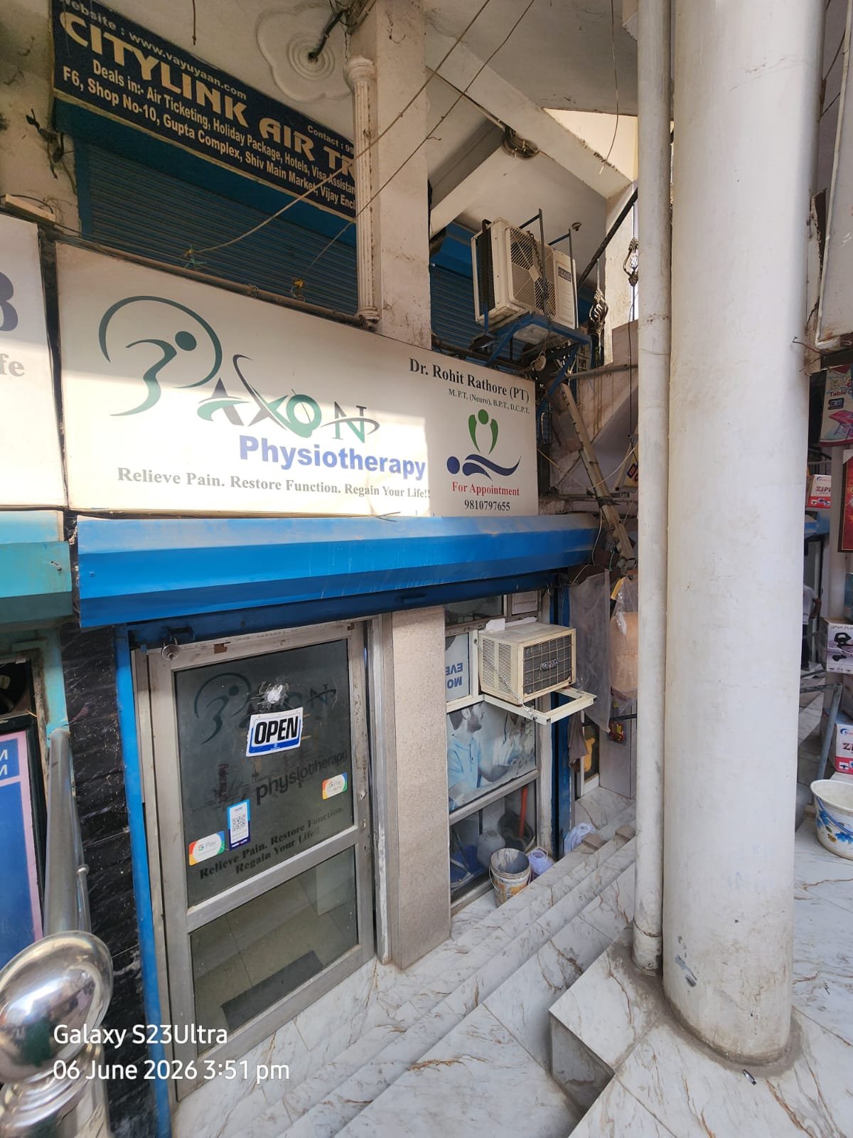 Axon Physiotherapy clinic entrance
